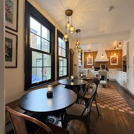 The Townhouse بيت للعطل *