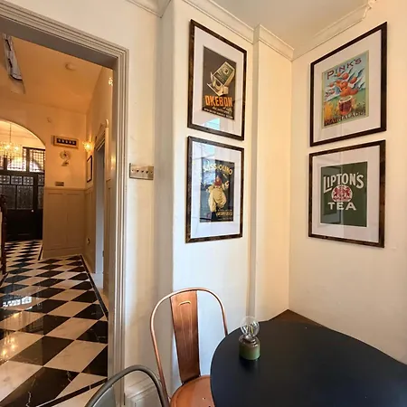 The Townhouse بيت للعطل *