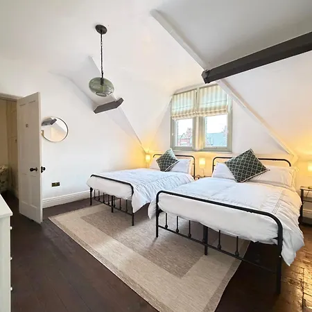 The Townhouse * Saltburn-by-the-Sea
