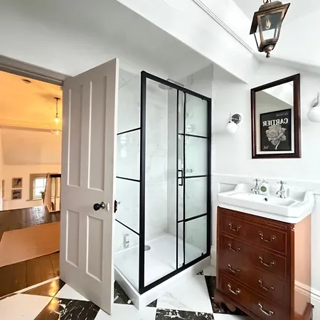 The Townhouse بيت للعطل