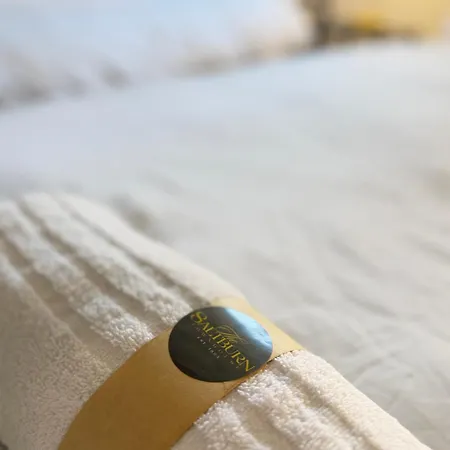 The Townhouse * سولتبرن باي ذا سي